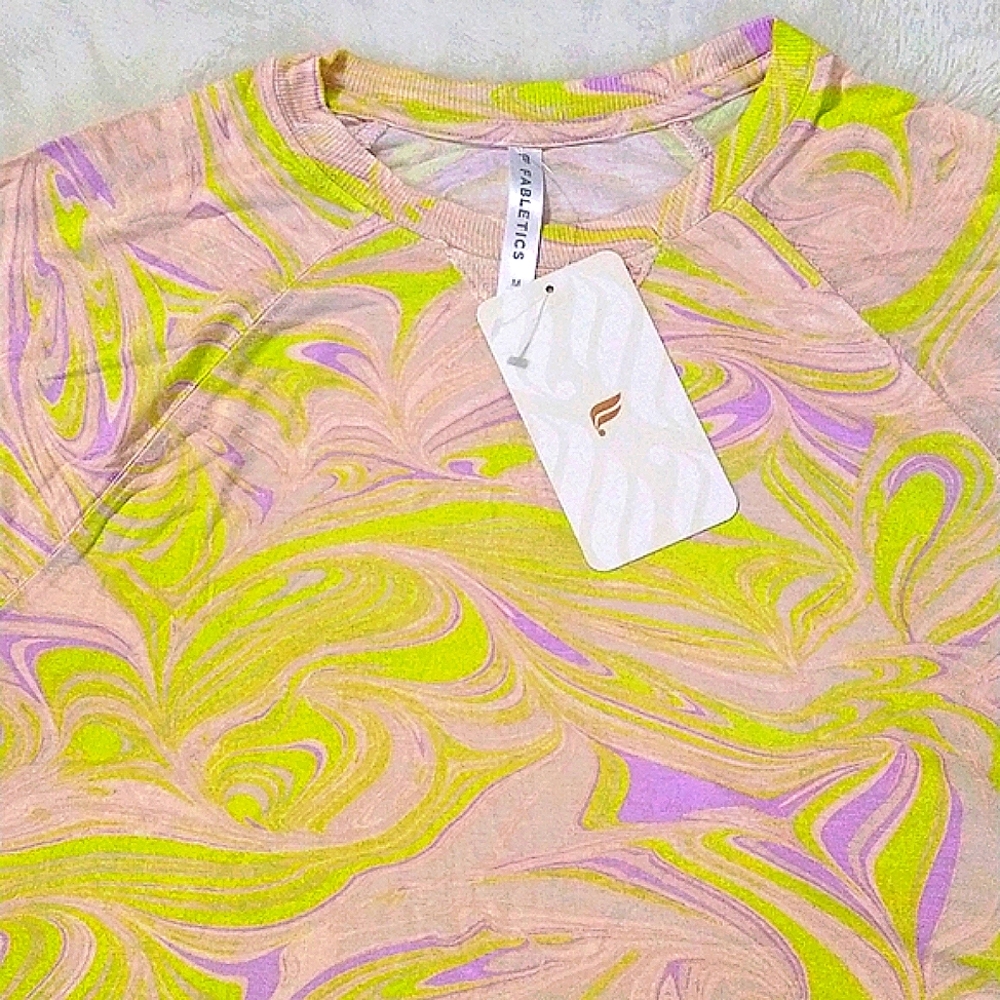 Fabletics Love day Ragian Tee - Picture 3 of 8